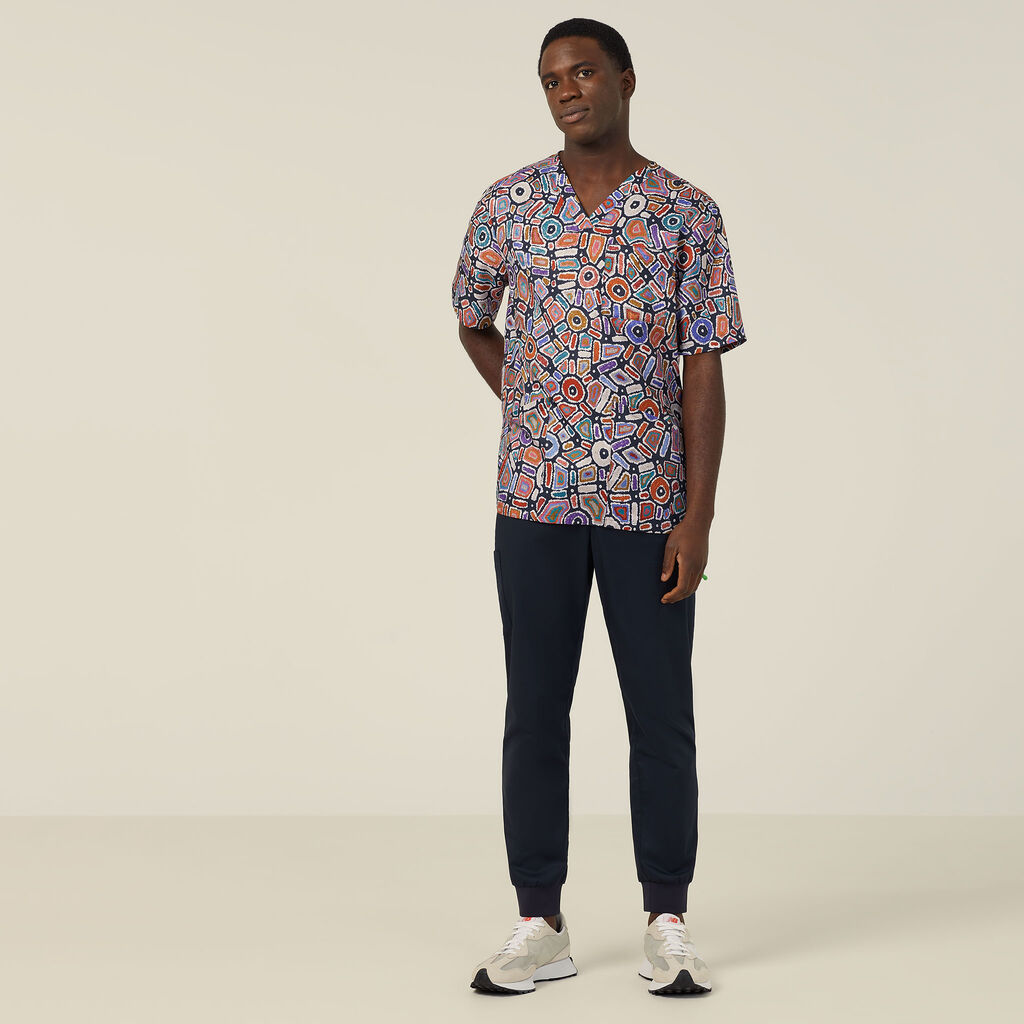 POLYESTER PRINT WATER DREAM INDIGENOUS SCRUB TOP