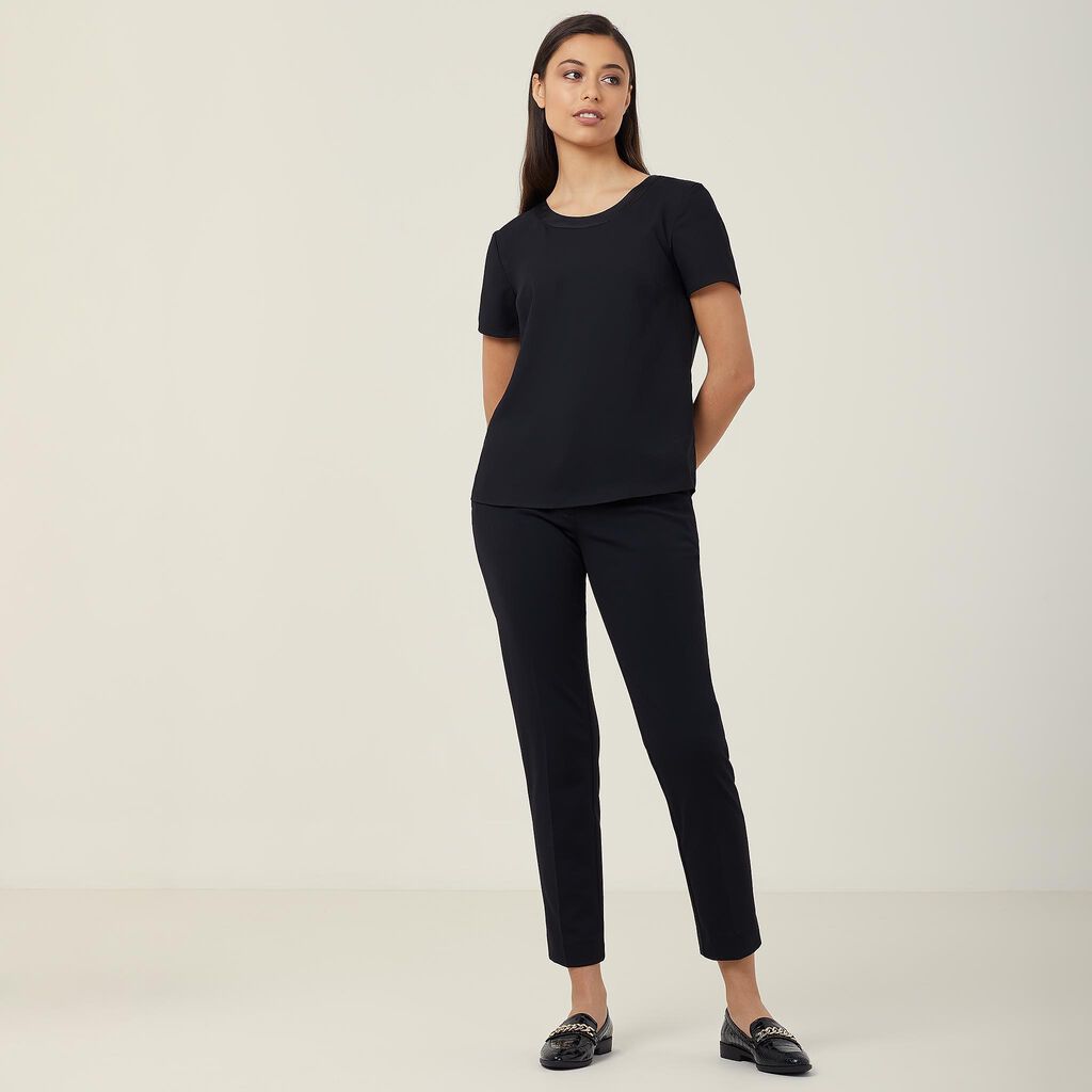 SLEEVELESS LAYERED TOP