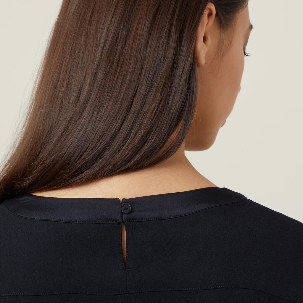 SLEEVELESS LAYERED TOP